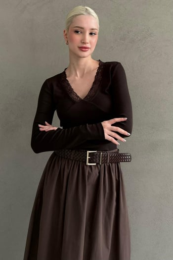 Kahverengi V Yaka Dantelli Kadın Bluz MG2633