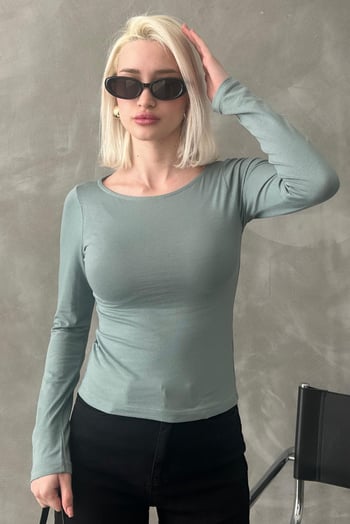 Turkuaz Kayık Yaka Basic Kadın Bluz  MG1997