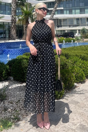 Siyah Puantiyeli Sıfır Kol Halter Yaka Elbise MG2134