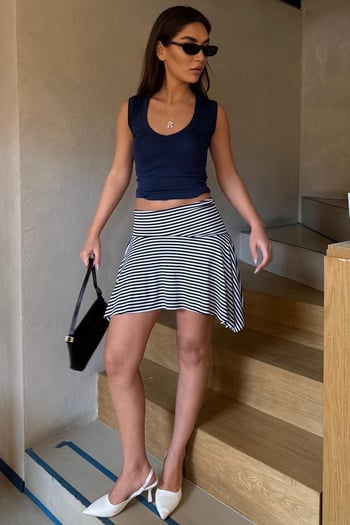 Lacivert Çizgili Asimetrik Çizgili Etek MG2698
