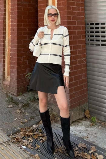 Kemik Rengi Çizgili Triko Hırka MG2481