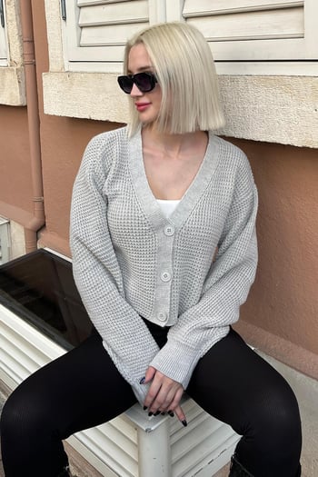 Gri Uzun Kollu Düğmeli Crop Hırka MG2198