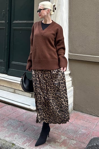 Kahverengi V Yaka Oversize Kadın Triko Kazak MG2149