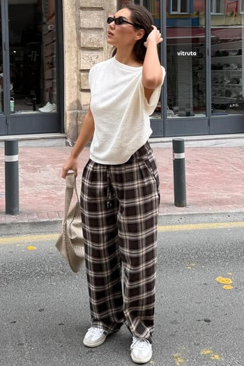 Kahverengi Ekose Desenli Balon Fit Kadın Pantolon MG2686