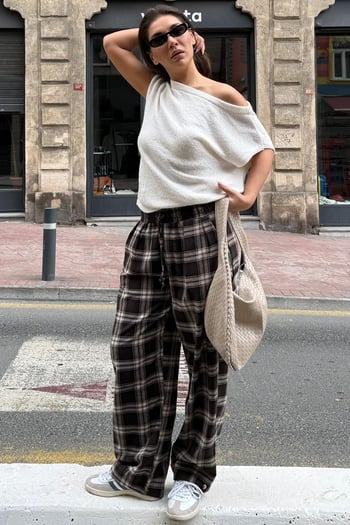 Kahverengi Ekose Desenli Balon Fit Kadın Pantolon MG2686