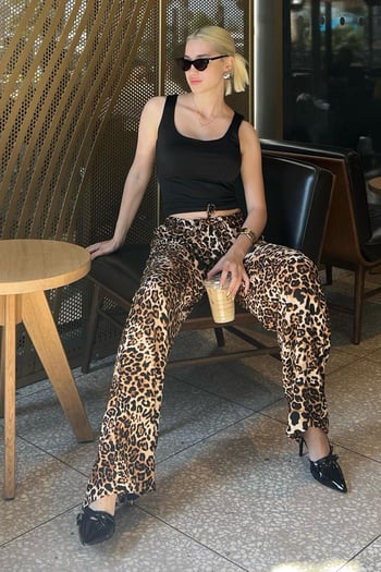 Bej Ayarlanabilir Bel Leopar Desenli Bol Paça Pantolon MG2095