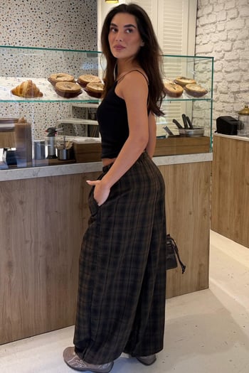 Kahverengi Ekose Desenli Yüksek Bel Balon Fit Kadın Pantolon MG2726