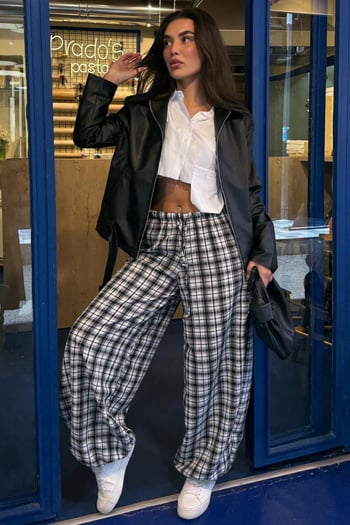 Beyaz Ekose Desenli Yüksek Bel Balon Fit Kadın Pantolon MG2726