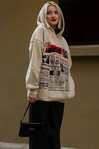 Bej Baskılı Oversize Kapüşonlu  Kadın Sweatshirt MG1581