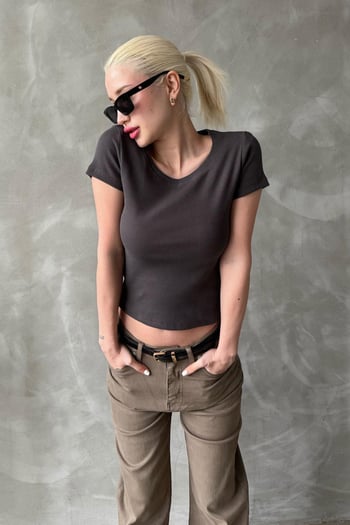 Füme Geniş Yaka Fittili Basic Kadın T-shirt Mg2293