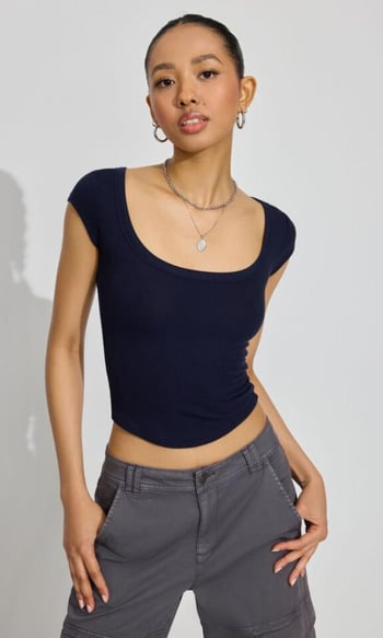 Madmext Lacivert Geniş Yaka Kadın T-shirt Mg2341