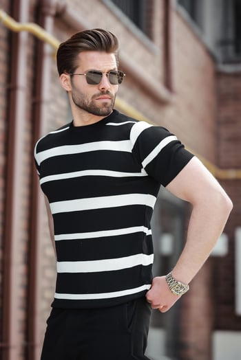 Siyah Çizgili Bisiklet Yaka Triko Tişört E7414