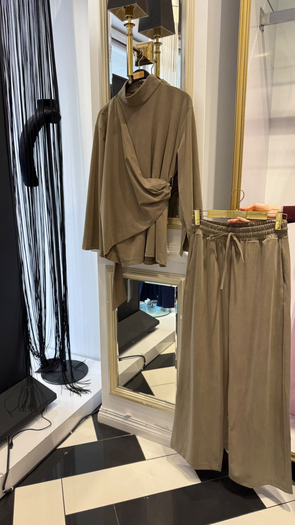 Dik Yaka Yandan Baglamalı Pantalon Takım