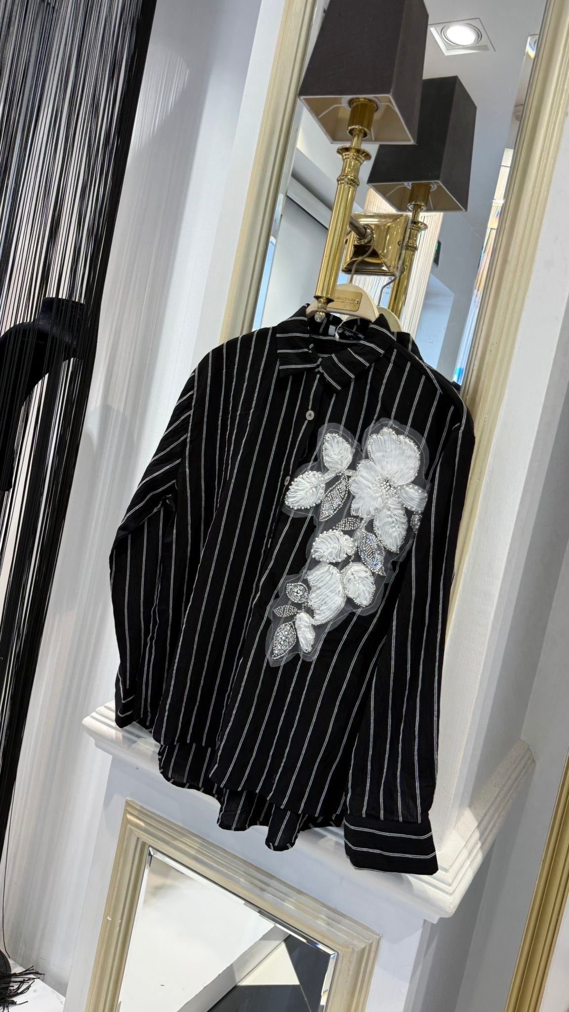 Çiçekli Çizgil Gömlek
