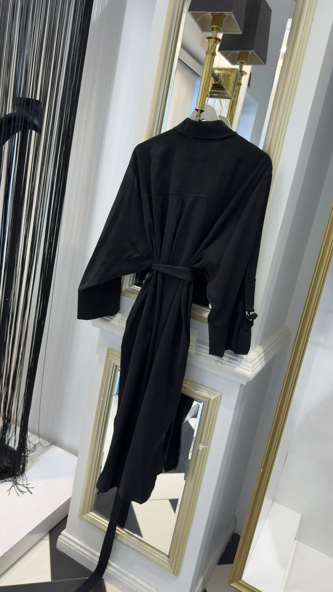 Geniş Kol Düğmeli Kap