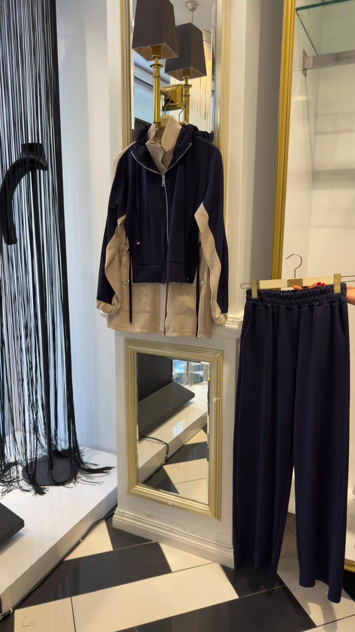 Kapşonlu Cepli Pantalonlu Takım