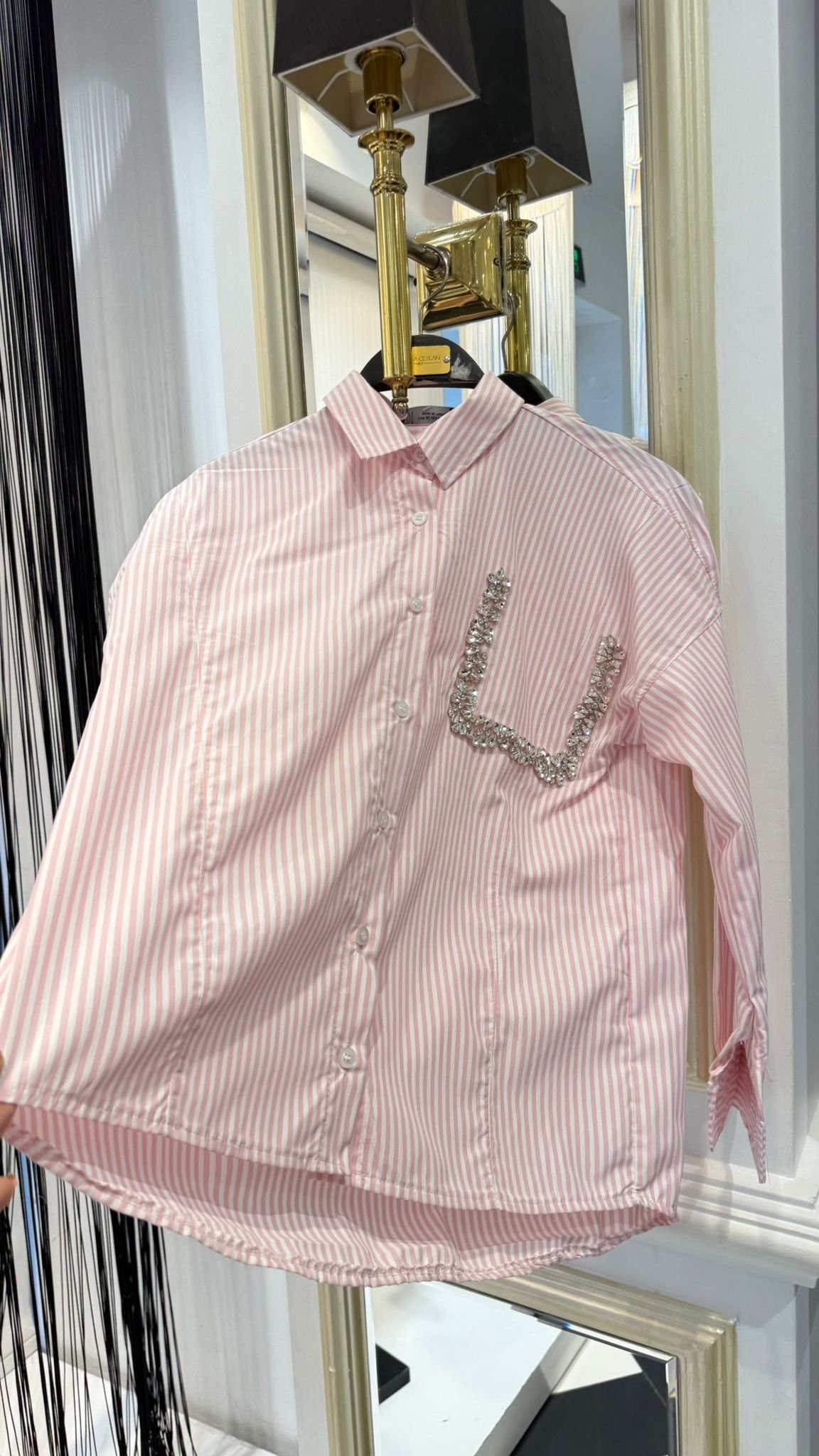 Ön Taş Detay Gömlek