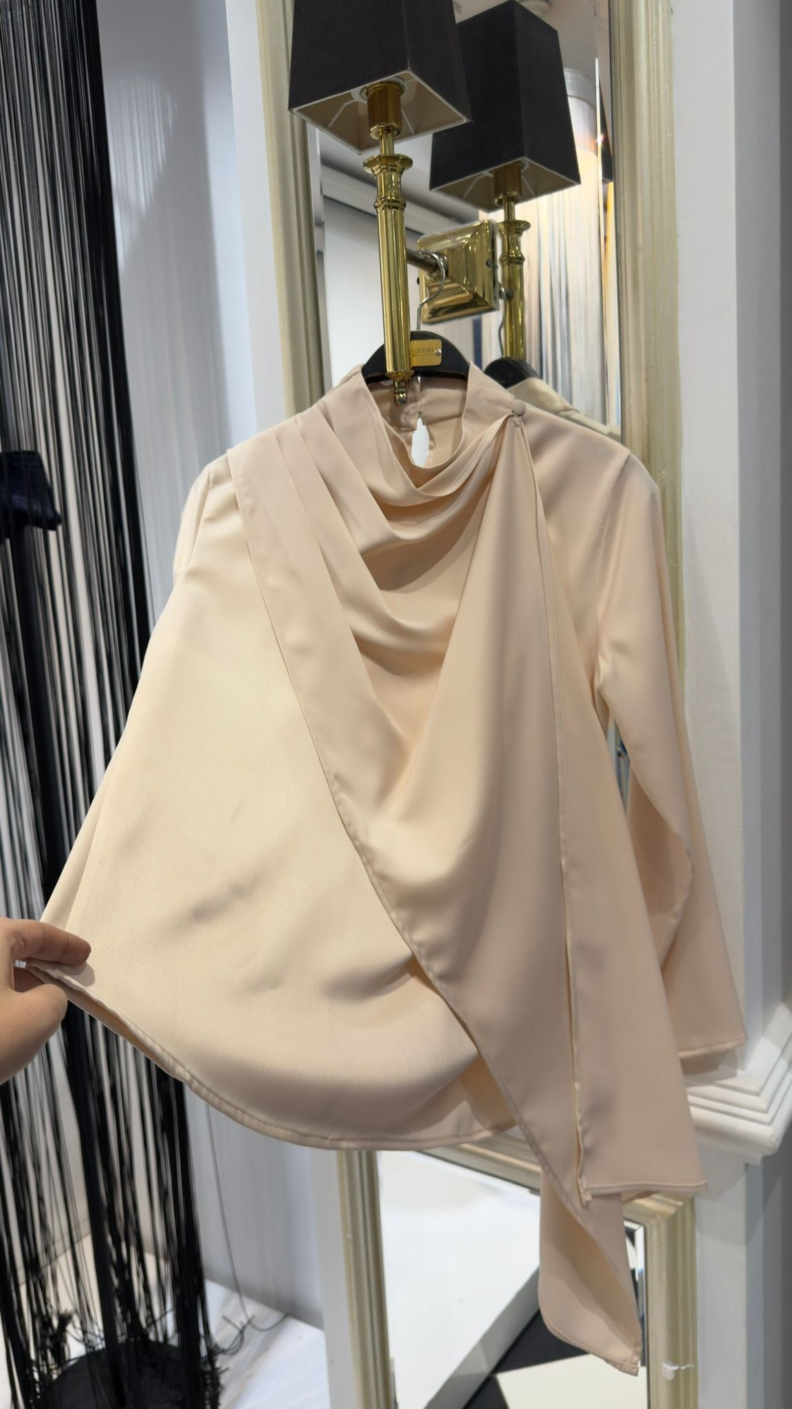 Anvelog Yaka Düğmeli Bluz