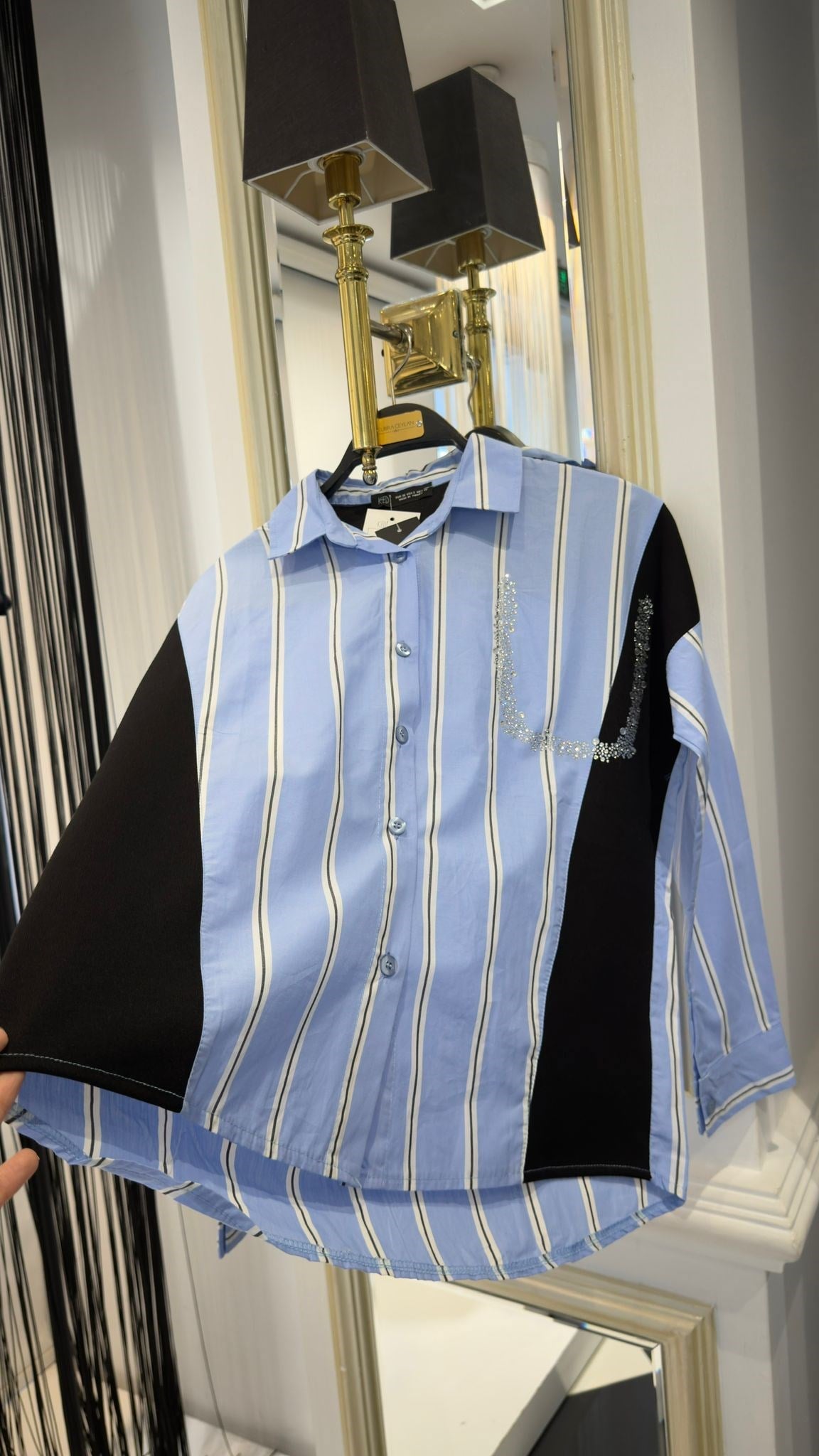 Çizgi Detay Yaka Taş Gömlek