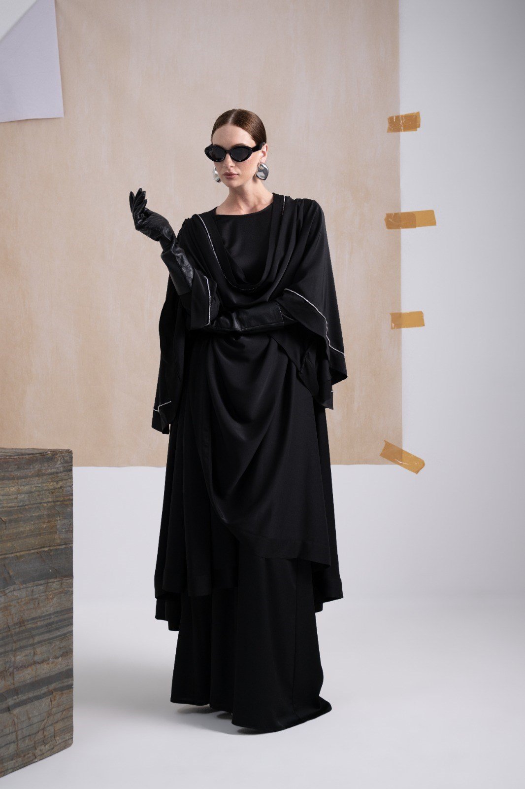 Abaya Ve Kolsuz İçlik Takımı