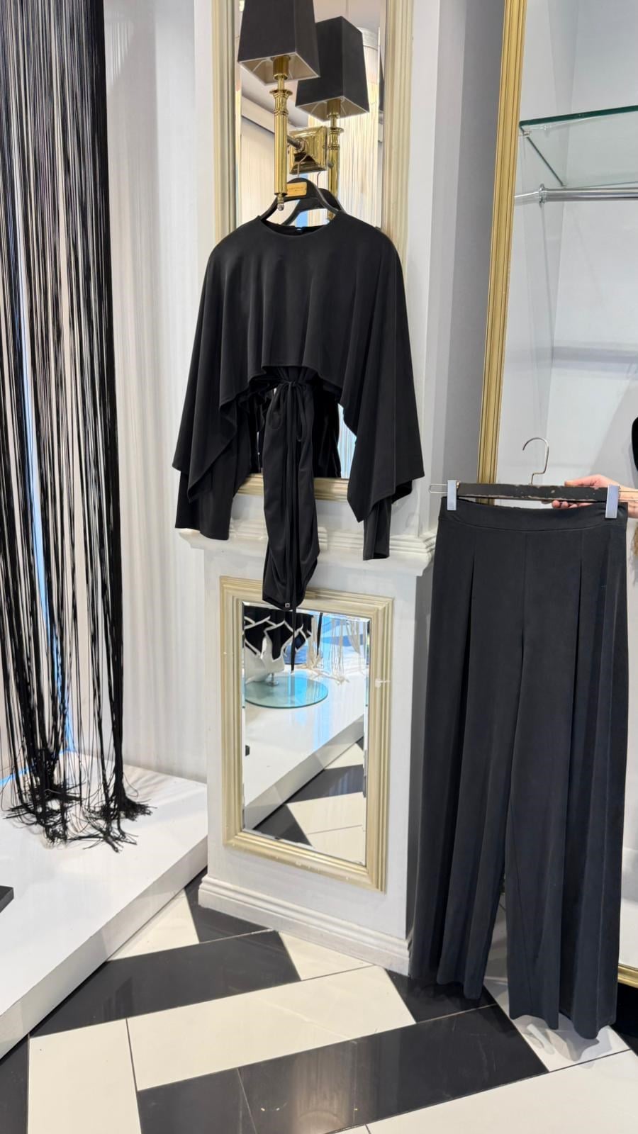 Pelerin Detay Pantolonlu Takım