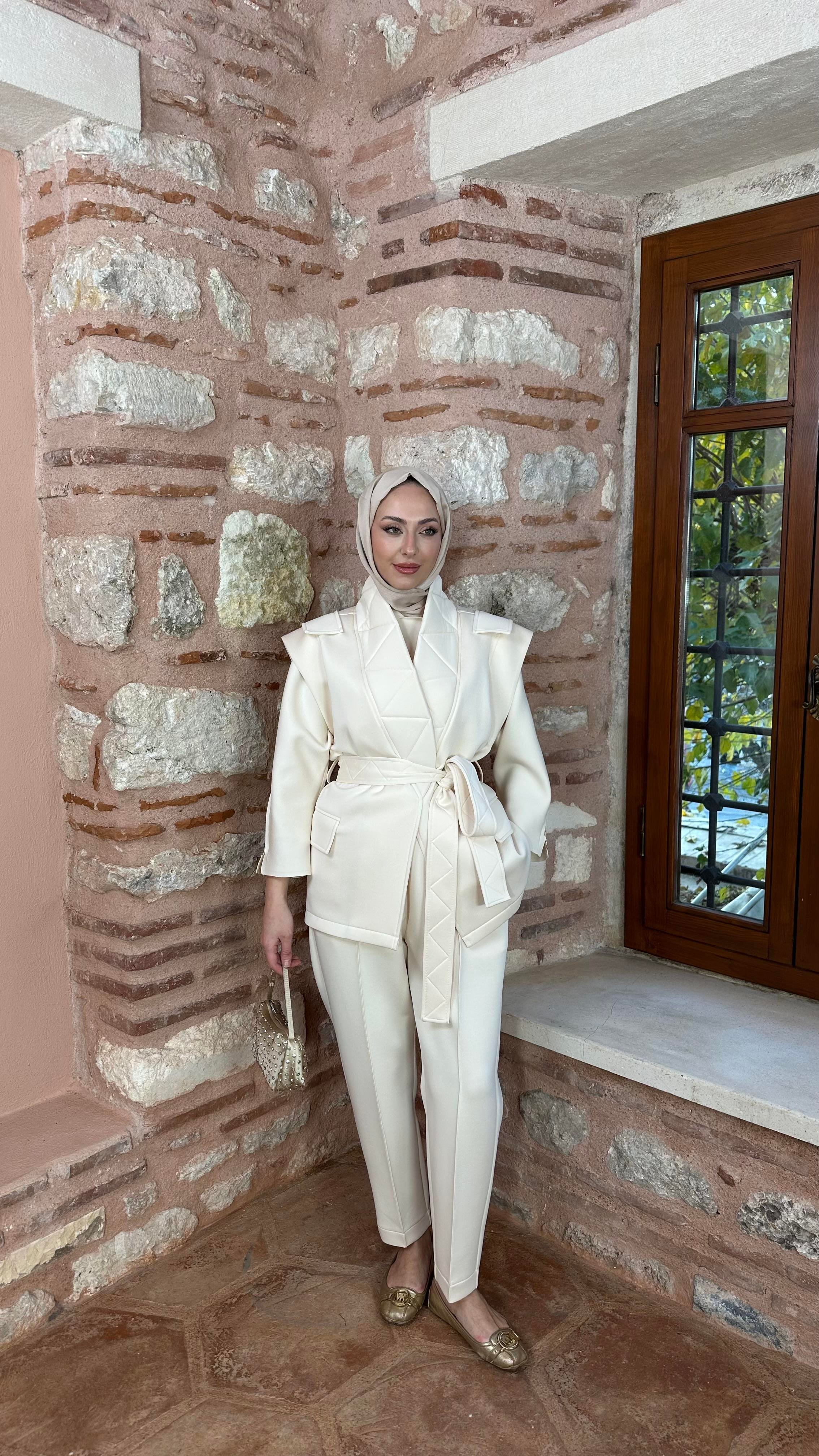 Larina Yelek