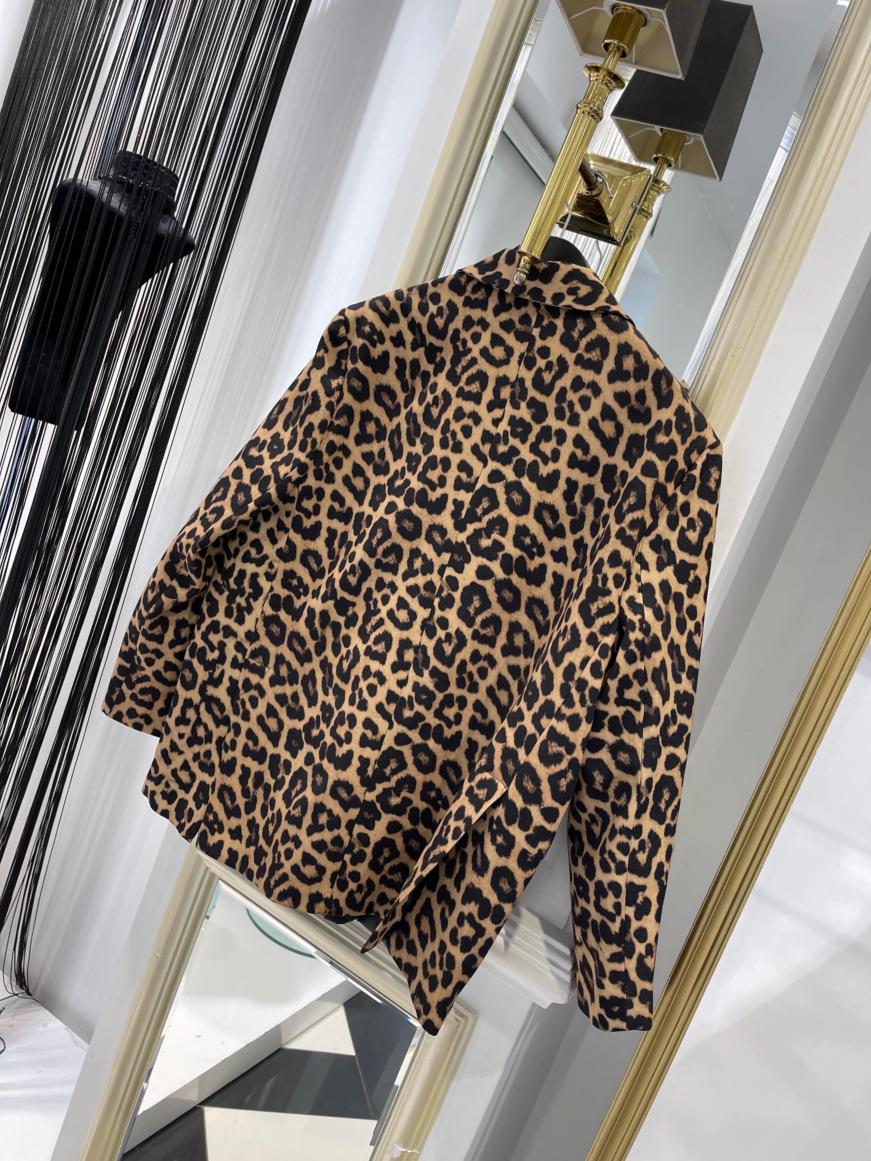 Leoparlı Ceket