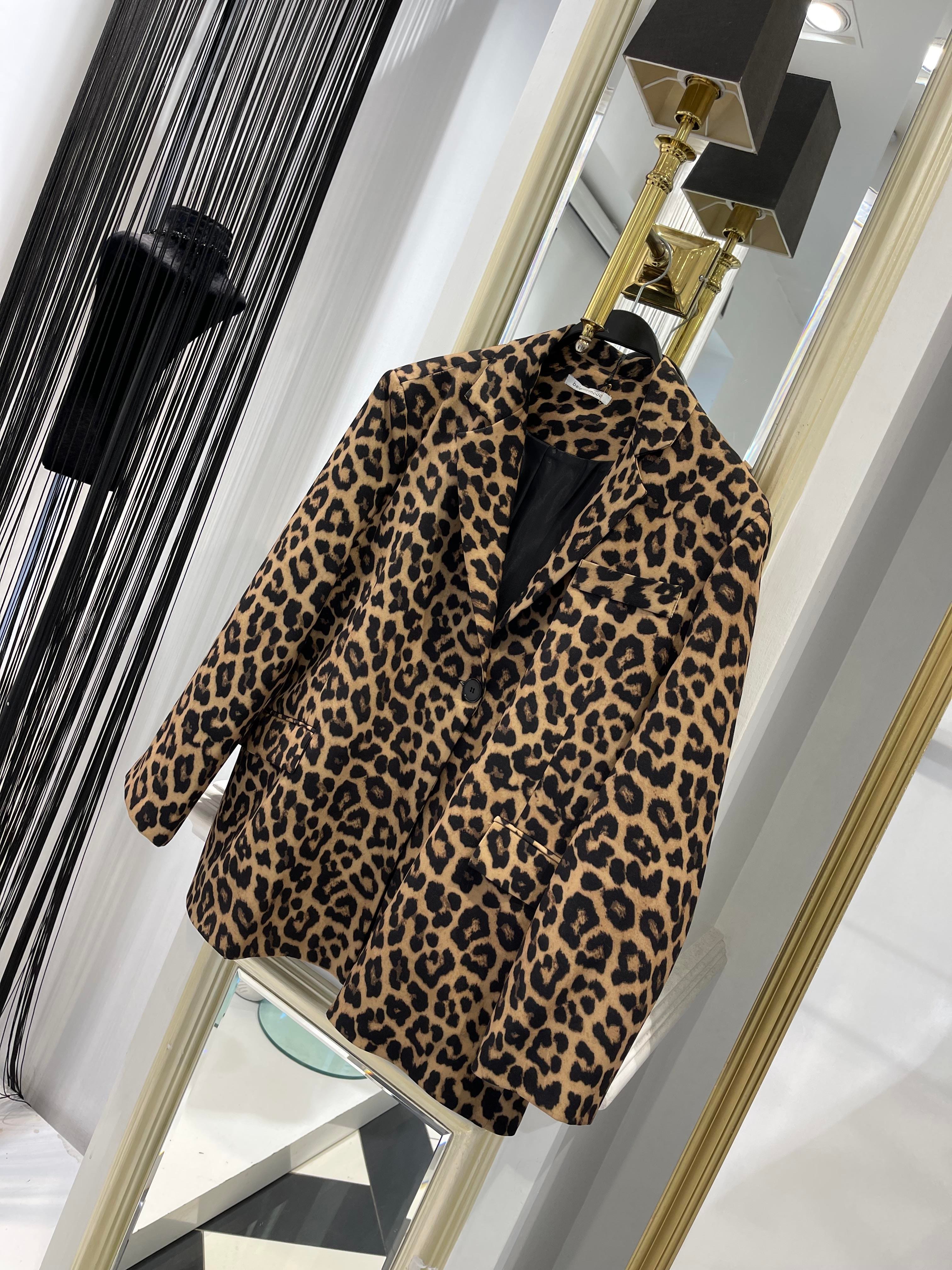 Leoparlı Ceket