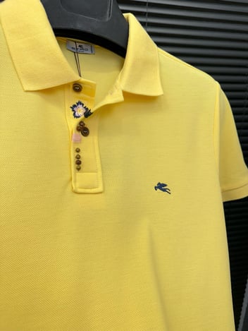 Nakış Armalı Boncuk Detaylı Yakalı T-Shirt