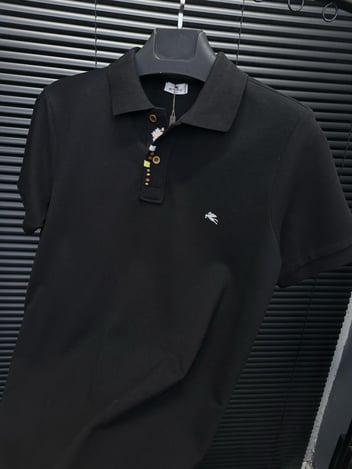 Nakış Armalı Boncuk Detaylı Yakalı T-Shirt