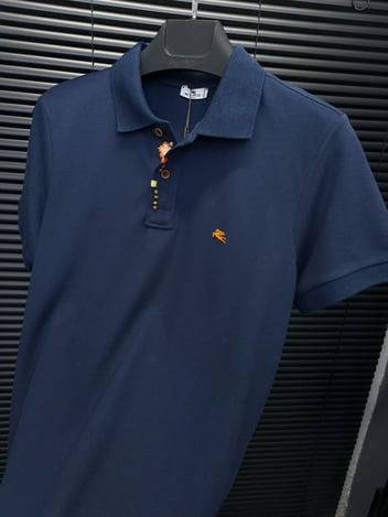 Nakış Armalı Boncuk Detaylı Yakalı T-Shirt
