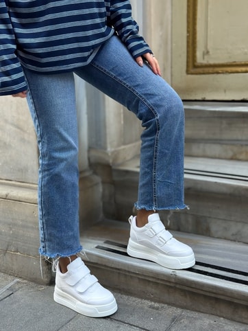 Beyaz Cilt (Cerrely) Gizli Topuk Dolgu Topuk 8 Cm Boy Uzatan Sneakers