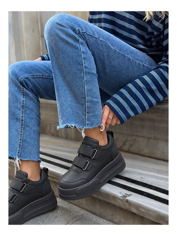 Siyah Cilt (Cerrely) Gizli Topuk Dolgu Topuk 8 Cm Boy Uzatan Sneakers