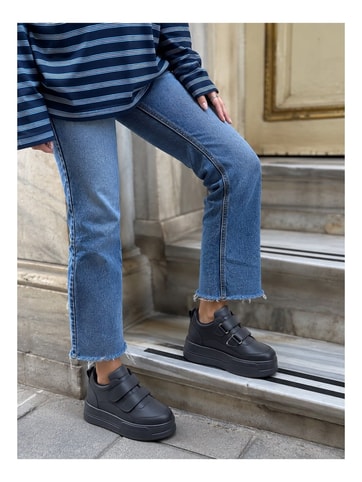 Siyah Cilt (Cerrely) Gizli Topuk Dolgu Topuk 8 Cm Boy Uzatan Sneakers