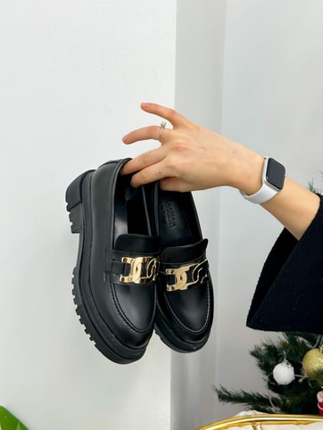 Siyah Cilt (Edith) Zincir Detay Kadın Loafer