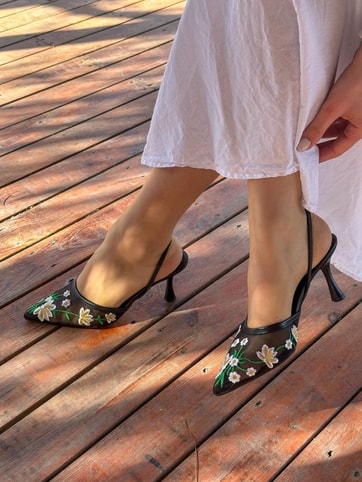 Siyah (Livia) Çiçek Nakış Detay Topuklu Kadın Stiletto