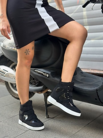 Siyah Süet (İsabe) Gizli Topuk Dolgu Topuk 7 Cm Boy Uzatan Sneakers