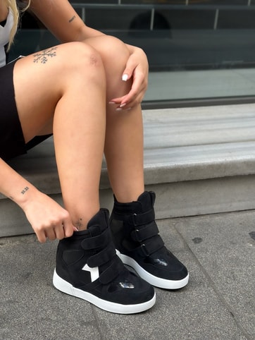 Siyah Süet (İsabe) Gizli Topuk Dolgu Topuk 7 Cm Boy Uzatan Sneakers