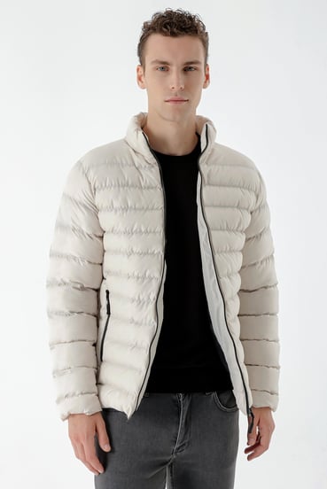 Morven Erkek Kremrengi Edmonton Slim Fit Dar Kesim Kısa Kapitone Mont