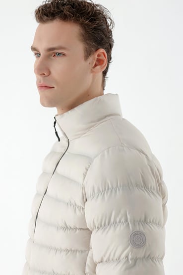 Morven Erkek Kremrengi Edmonton Slim Fit Dar Kesim Kısa Kapitone Mont