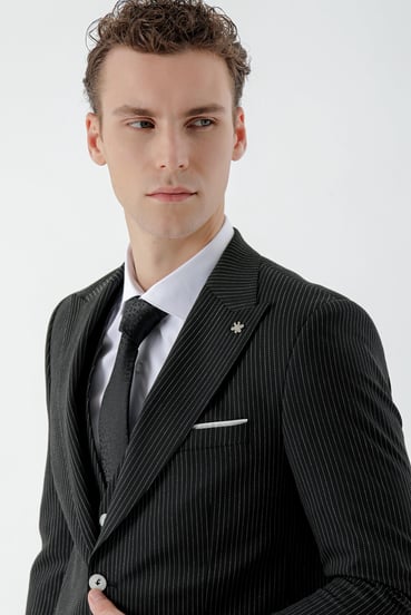 Morven Erkek Siyah Poliviskon Trend Yelekli Çizgili Desen Slim Fit Sivri Yaka Takım Elbise
