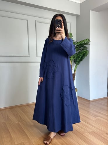 CDBR4536Lilya Lacivert Papatya Detaylı Müslin Elbise 