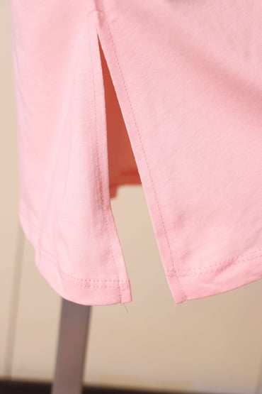 T-ShirtV Yaka Uzun Yırtmajlı Yarım Kollu Pembe Penye T-ShirtACLASSICS