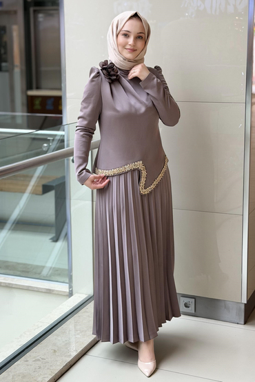 Matex Gül Broşlu Taş Baskılı Bluz Pliseli Etekli Abiye Takım