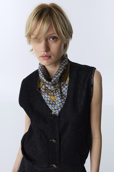 Twist Fularlı Denim Yelek