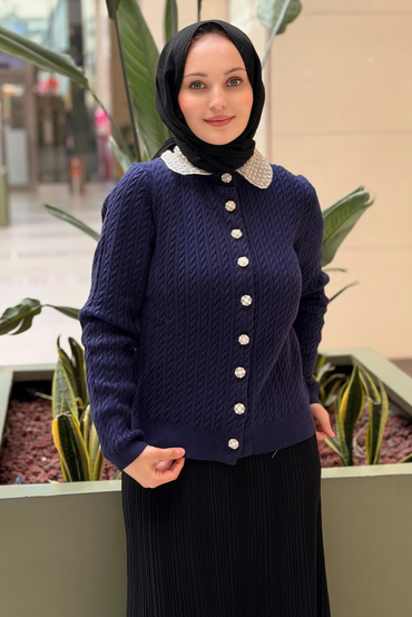 Ghisa Yakası İnci ilemeli Ve İnci Düğmeli Triko Hırka
