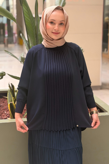 Ghisa Önü Pilise Triko Detaylı Tunik