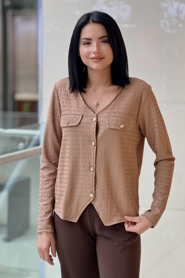 On Fashion V Yaka Kendinden Delikli Kumaşlı Oval Kesimli Bluz