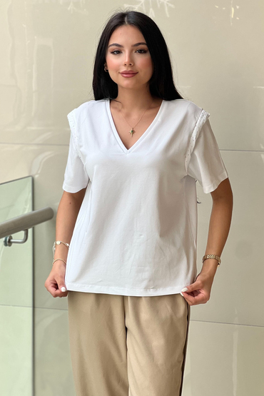 İpekyol V Yaka Omuz Taşlı Detaylı Tshirt