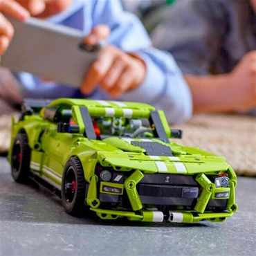 Lego Technic - Ford Mustang Shelby GT500 544 parça